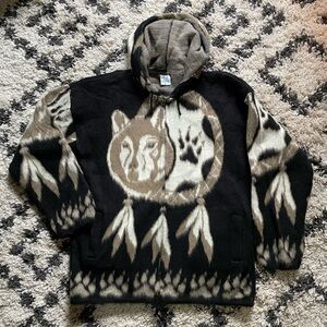 YARI ARTISANIAS Large zip-up wool wolf jacket with hood. Vintage 90s style, soft